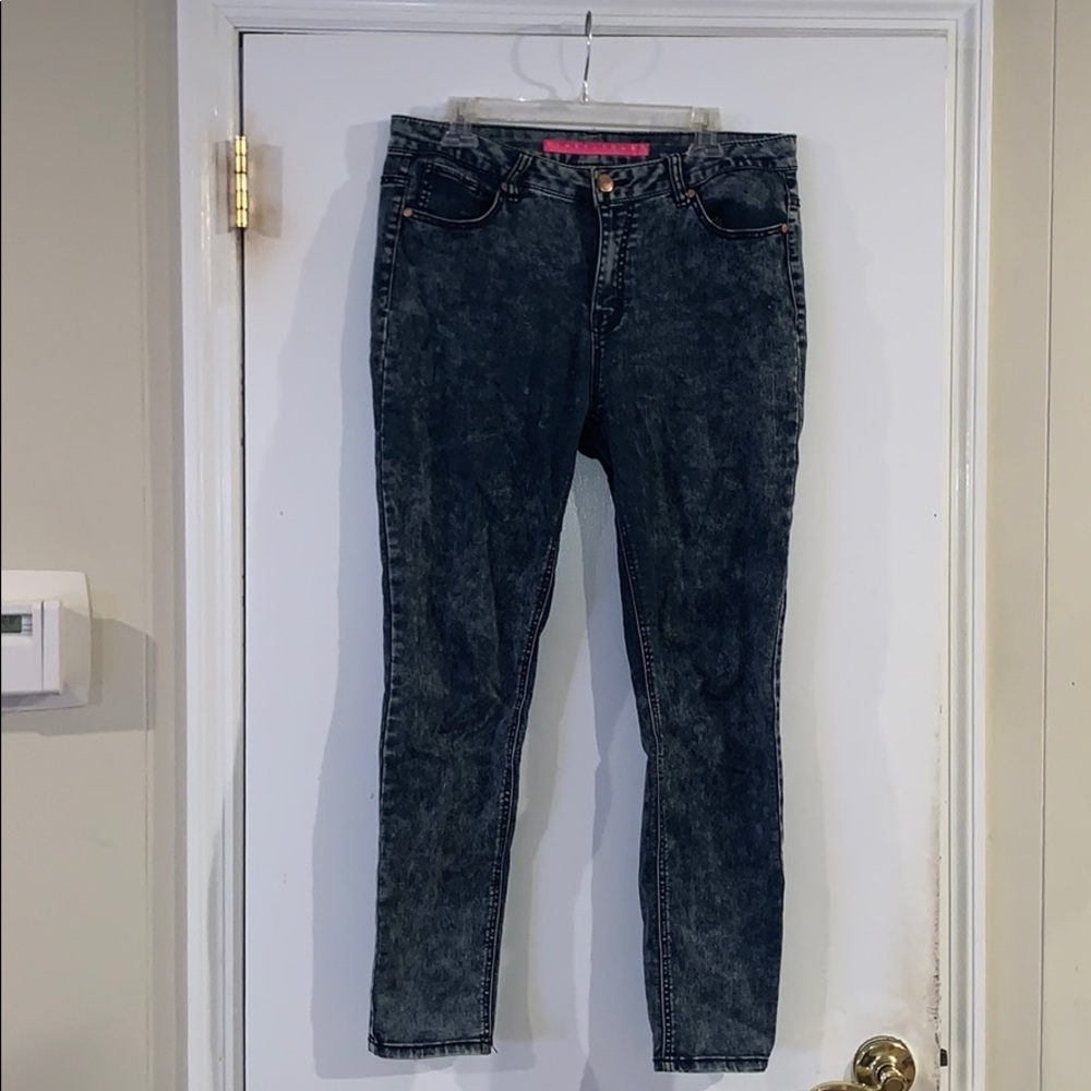 Acid wash high waisted jeans
